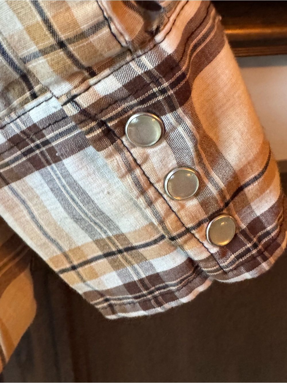 Wrangler Wrancher Western Plaid Button-Down Shirt in Cream, Brown and Tan xlt - Picture 4 of 5